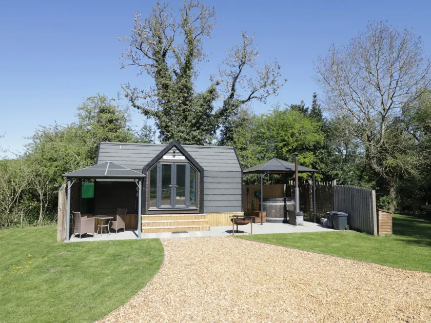 Acorn Lodge At Bridge Lake Farm & Fishery - Image 1