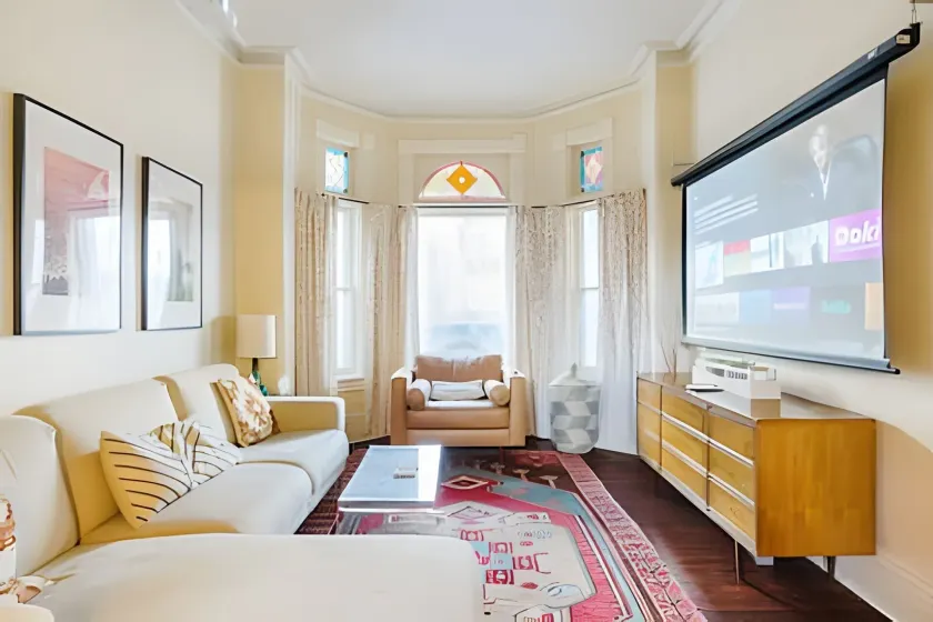 Charming Family House 3 Bdr with Balcony - Image 1