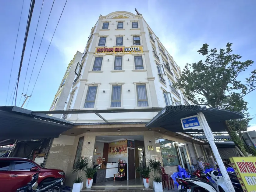 OYO 1193 Huynh Gia Hotel - Image 1