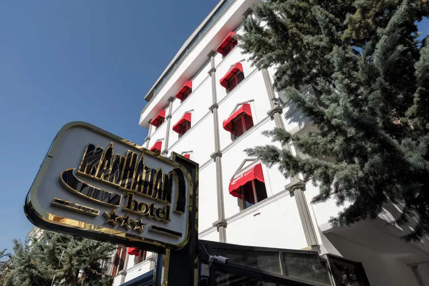 Maltepe MANHATTAN OTEL - Image 1