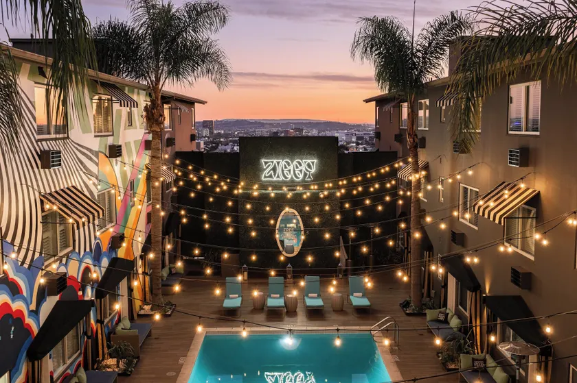 Hotel Ziggy On Sunset - Image 1