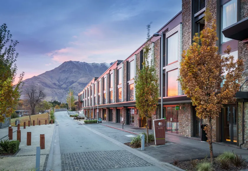 DoubleTree by Hilton Queenstown - Image 1