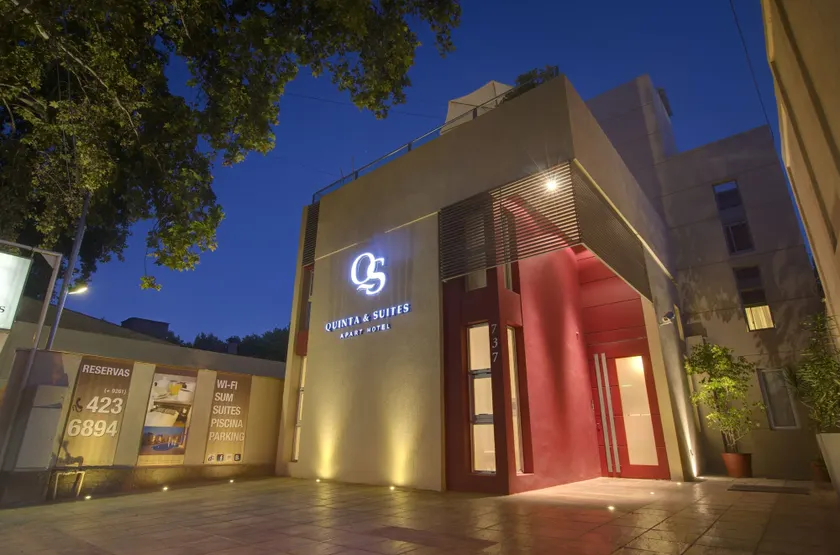 Quinta & Suites Apart Hotel - Image 1