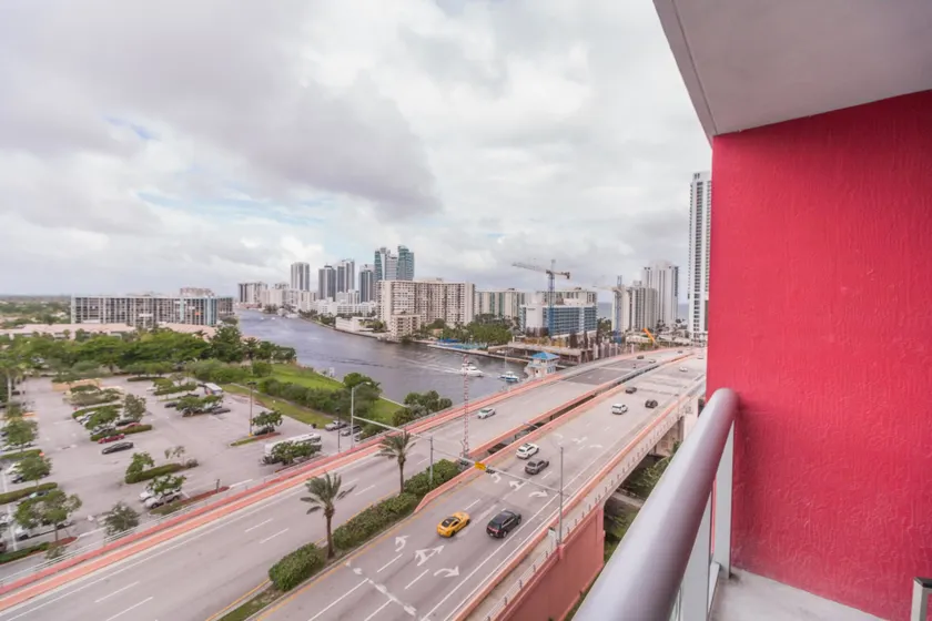 Beachwalk Private Apartments - Image 1