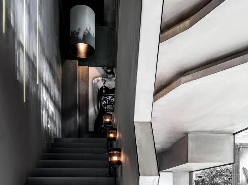 AM Manye Hotel - Image 1