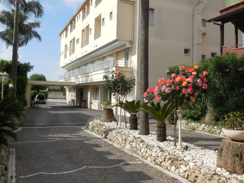 Hotel La Mela - Image 1