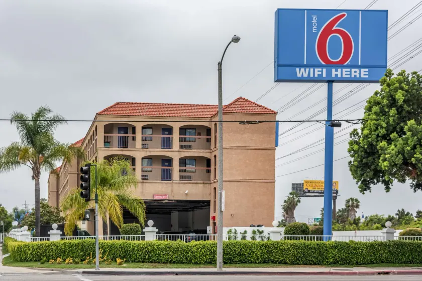Motel 6-Gardena, CA - South - Image 1