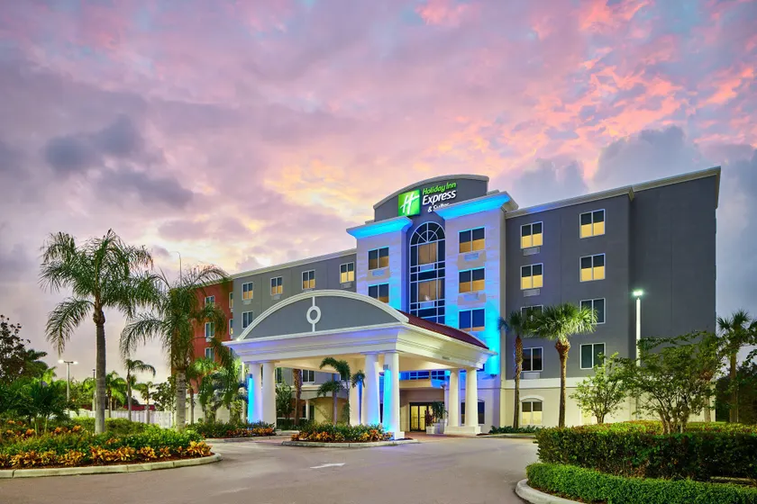 Holiday Inn Express Hotel & Suites Port St. Lucie West by IHG - Image 1