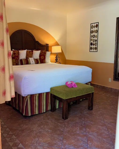 Los Arboles Hotel - Image 1