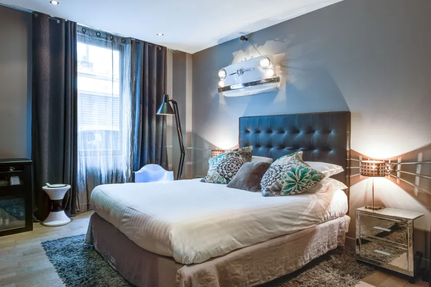 ZE Hotel - Image 1