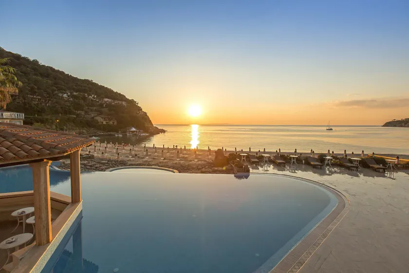 Hotel Hermitage - Image 1