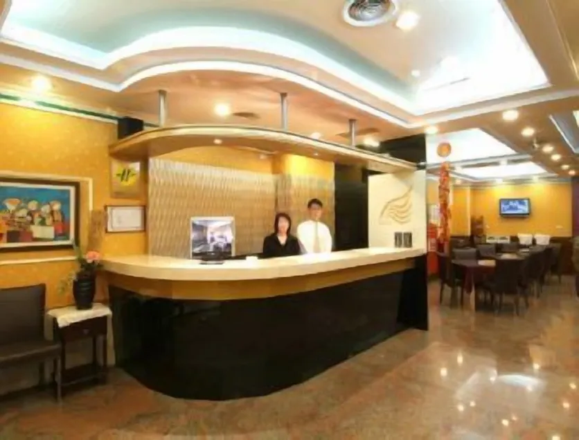 Golden Swallow Hotel - Image 1