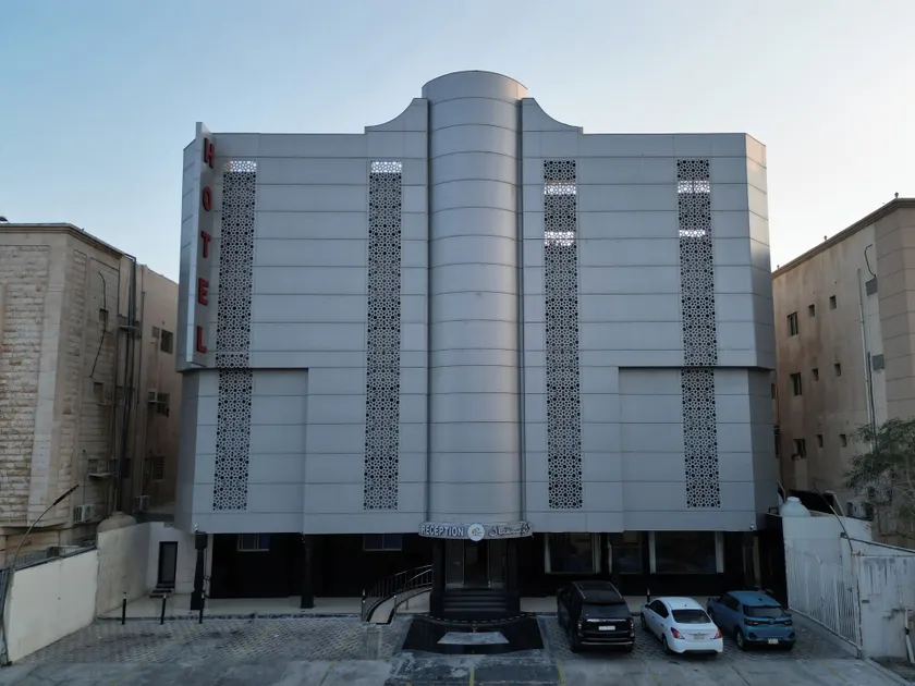 Reef Beach Hotel Apartments - Image 1
