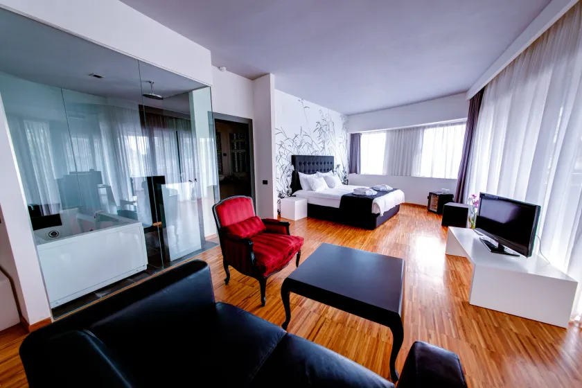 Sarroglia Hotel - Image 1