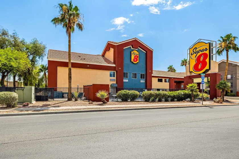 Super 8 by Wyndham Marana/Tucson Area - Image 1