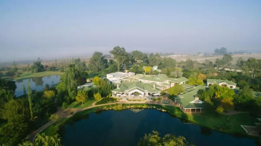 Oxbow Country Estate - Image 1