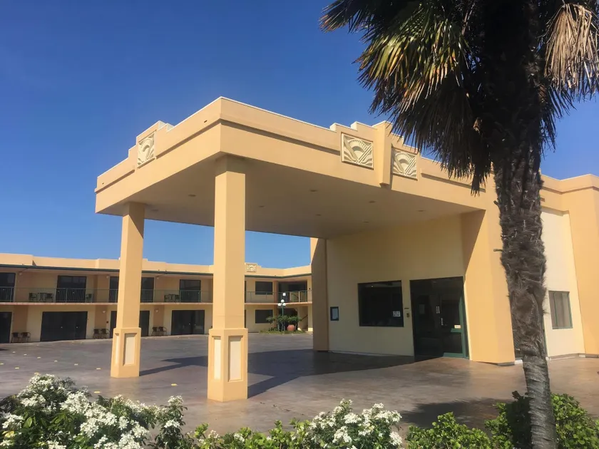 Deco City Motor Lodge - Image 1