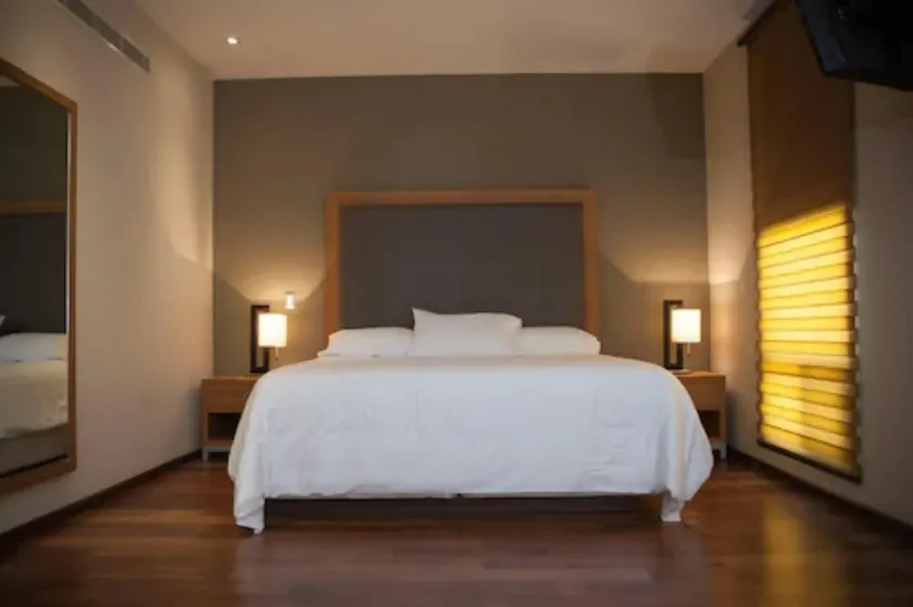 MBM Red Sun Hotel - Image 1