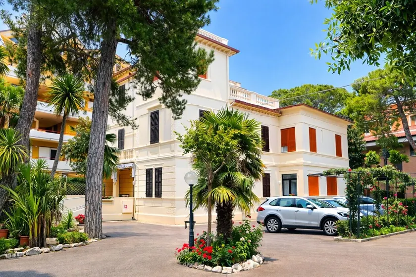 Hotel Villa Pina - Image 1