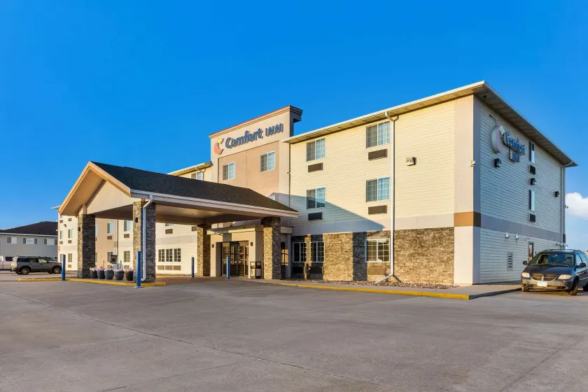 Comfort Inn Yankton SD - Image 1