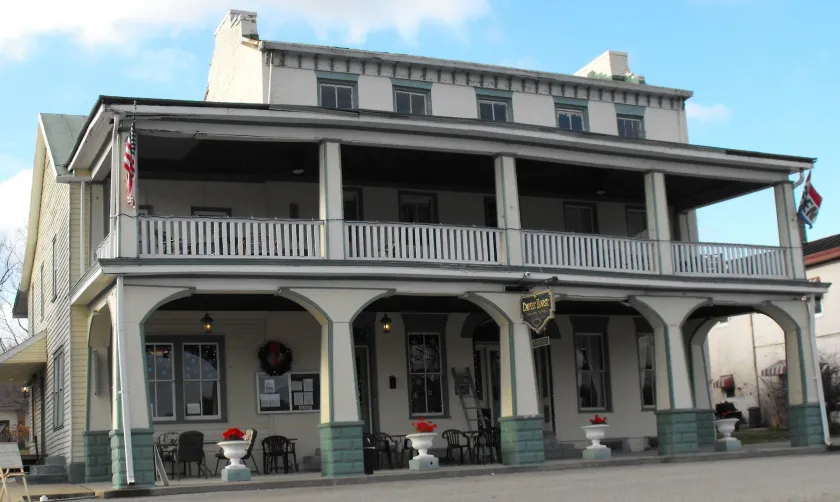 Empire House Hotel - Image 1