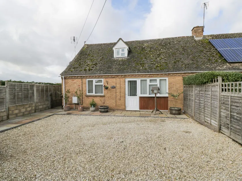 Ground Floor Annex - Image 1