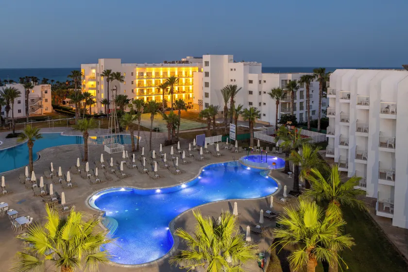 Papantonia Hotel - Image 1
