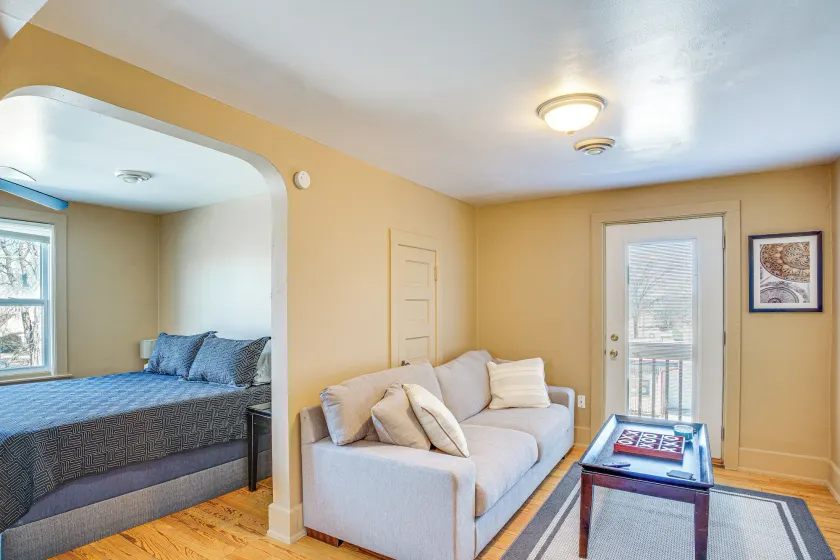 2 Mi to Dtwn: Studio Suite in Sheboygan - Image 1