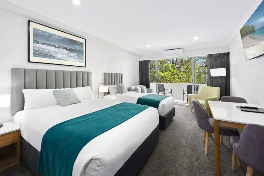 Palm Court Motor Inn - Image 1
