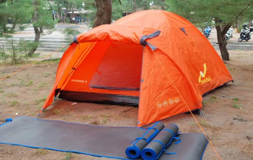 Goa Cemara Camping Ground - Interior entrance