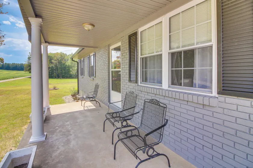 7 Mi to Barren River Lake: Quiet Getaway w/ Yard! - Image 1