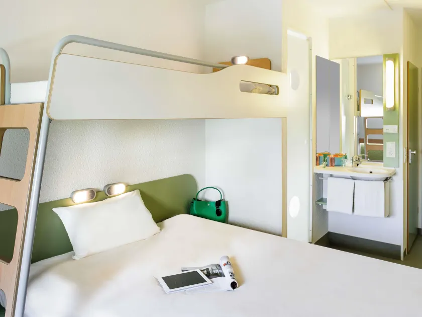 ibis budget Hamburg City - Image 1