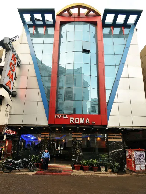 Hotel Roma Deluxe - 5 Mints walk From New Delhi Railways Station - Image 1