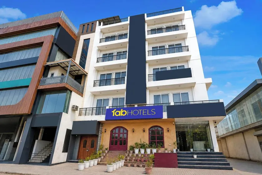 FabHotel Urban Nest - Image 1