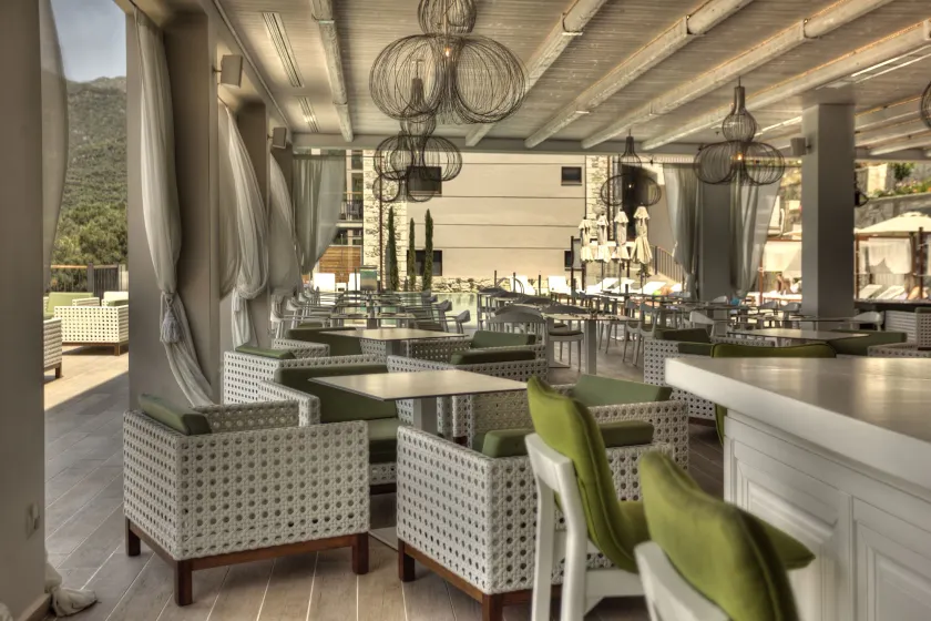 Salvator Villas & Spa Hotel - Image 1