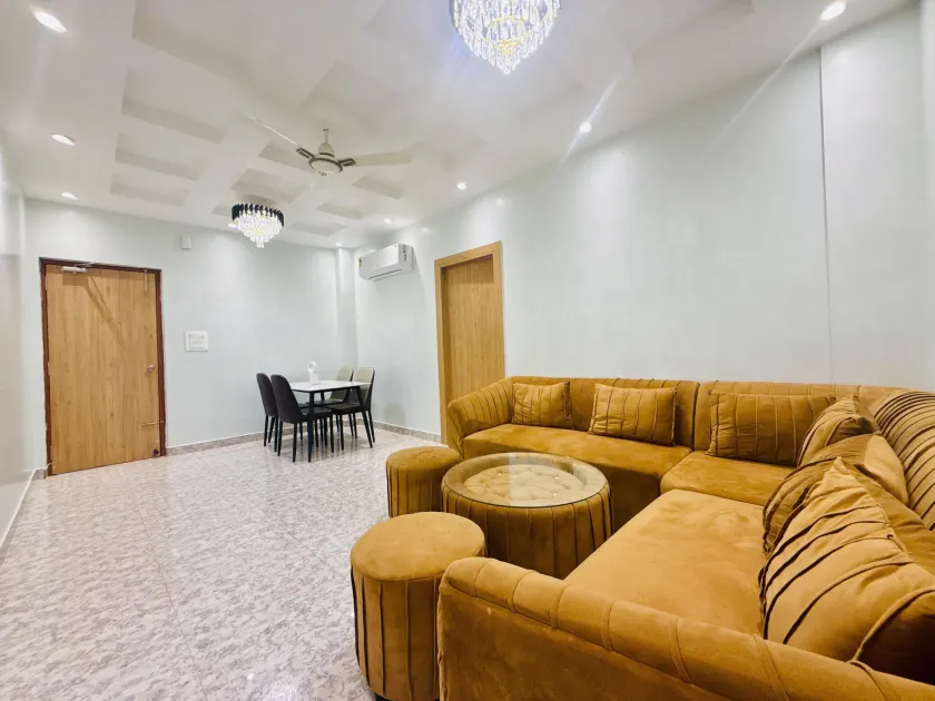 Hotel Rudra Residency - Image 1