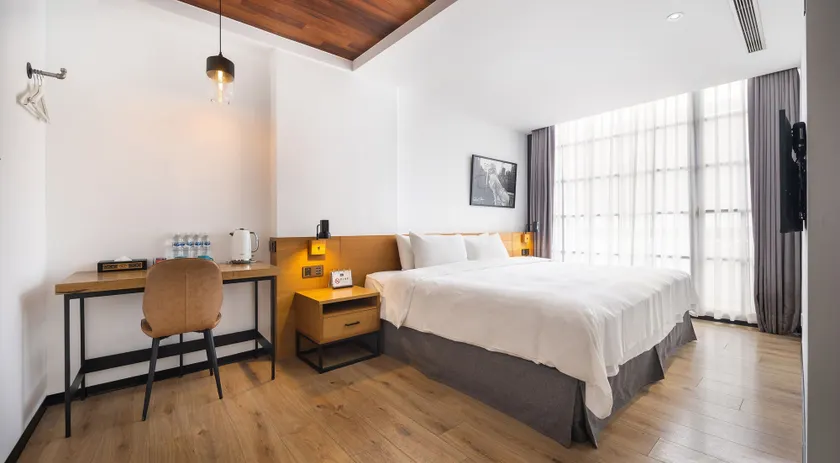 BlueSky Hotel - Image 1