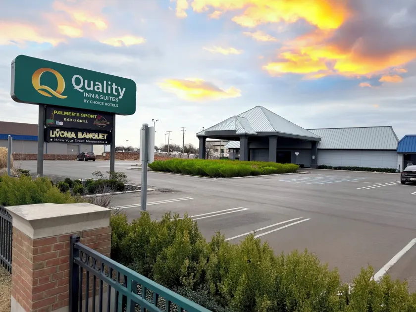 Quality Inn & Suites Banquet Center - Image 1