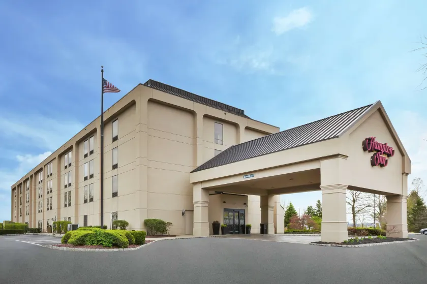 Hampton Inn Clinton - Image 1