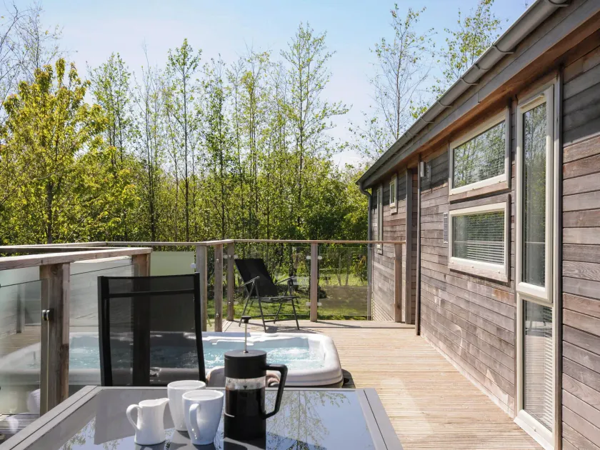 7 Meadow Retreat - Image 1