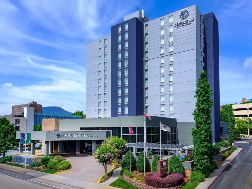DoubleTree by Hilton Hotel Chattanooga Downtown - Image 1