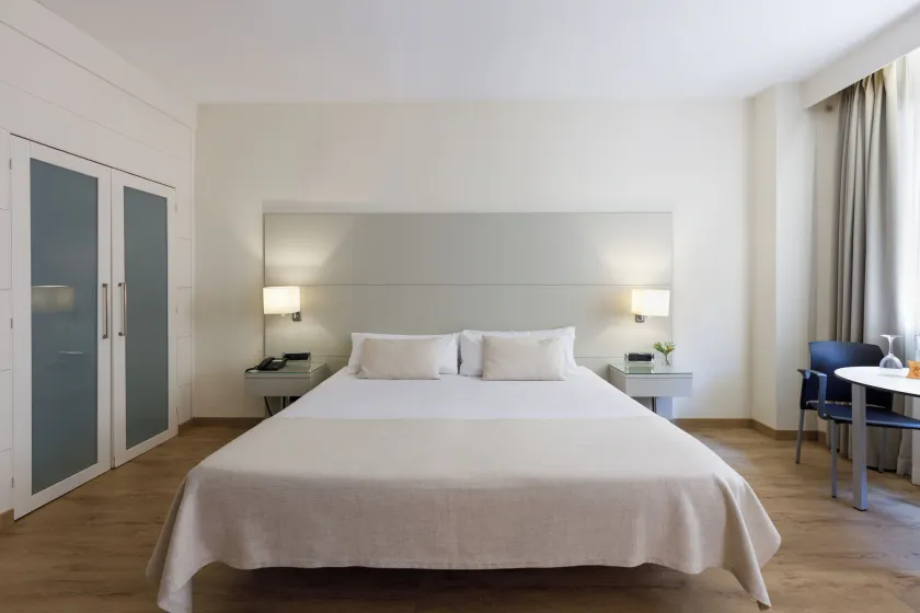 Aparthotel Mariano Cubi - Image 1