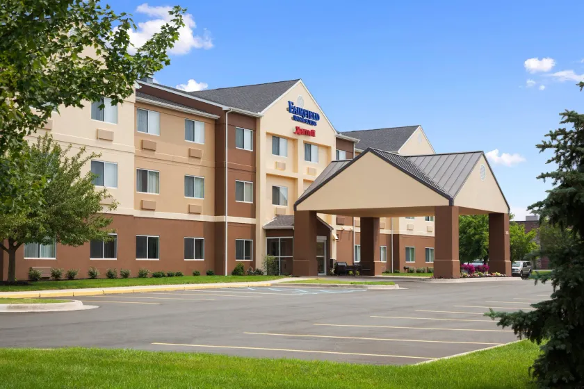 Fairfield Inn and Suites Lansing West - Image 1
