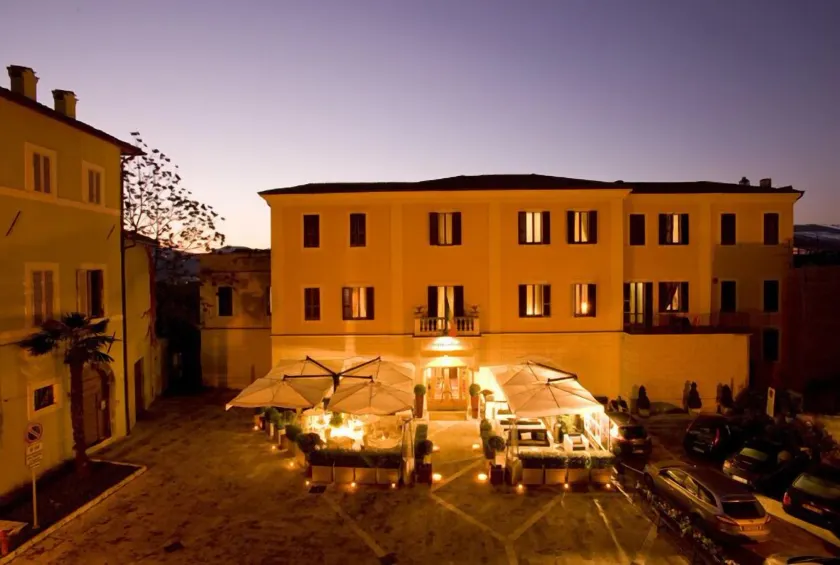 Hotel Clitunno - Image 1