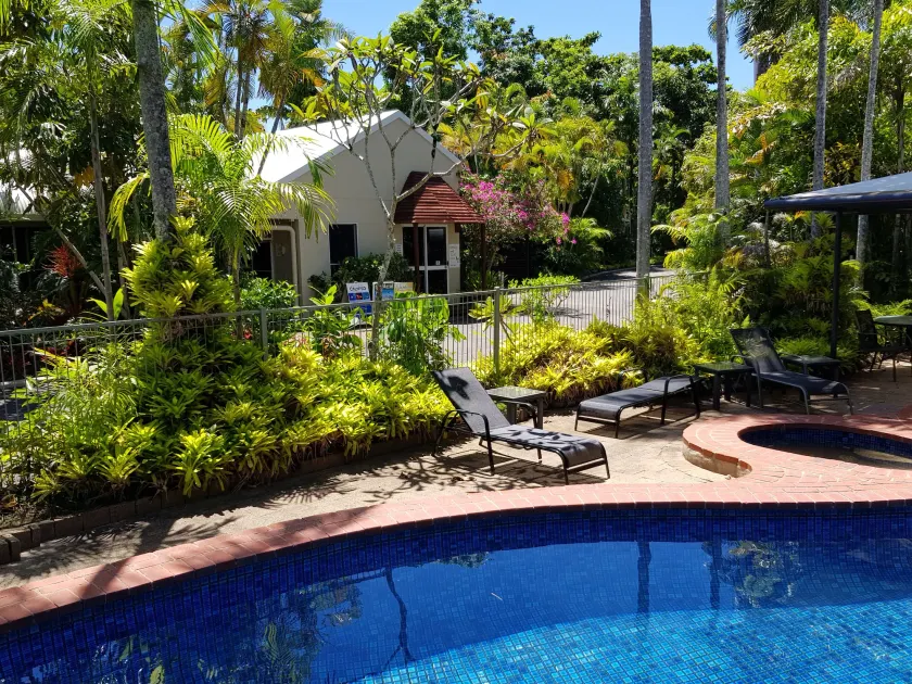 Mango Tree Holiday Apartments - Image 1