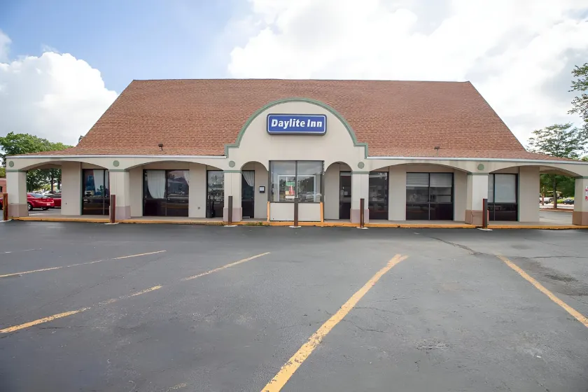 Day lite inn - Image 1
