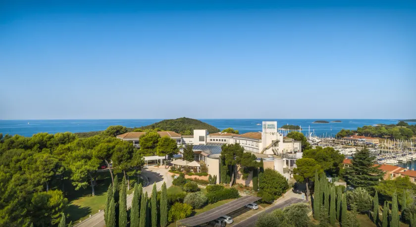 Maistra Select Pineta Hotel - Image 1