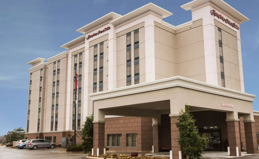 Hampton Inn & Suites Nashville-Airport - Image 1