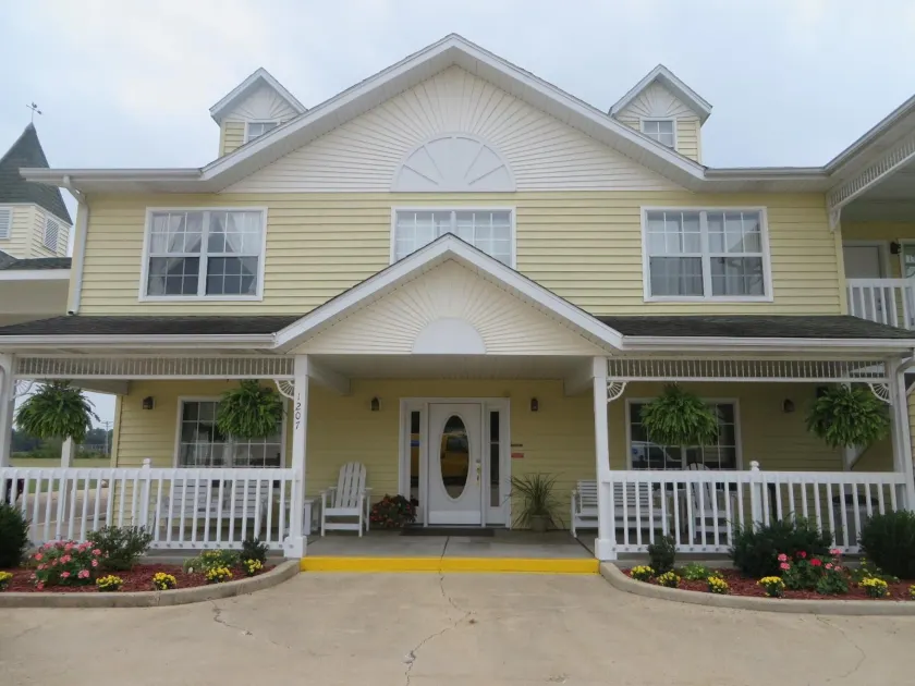 Honeysuckle Inn - Image 1