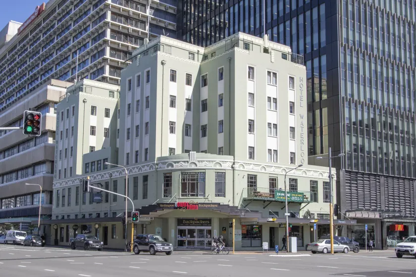 Hotel Waterloo & Backpackers - Image 1